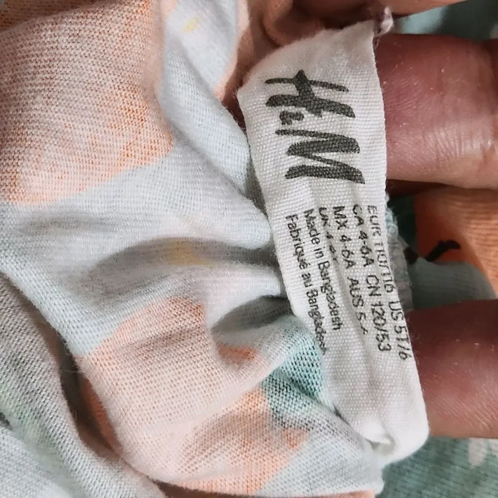 H&M shirt contains